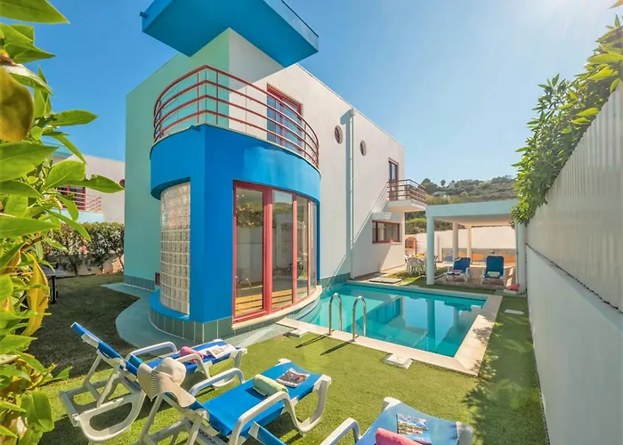 Villa Acapulco 3-Bed Pool